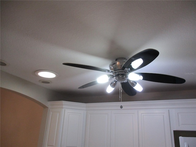 room details with ceiling fan