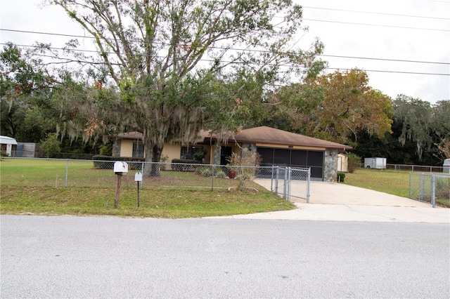 view of front of house featuring a front yard