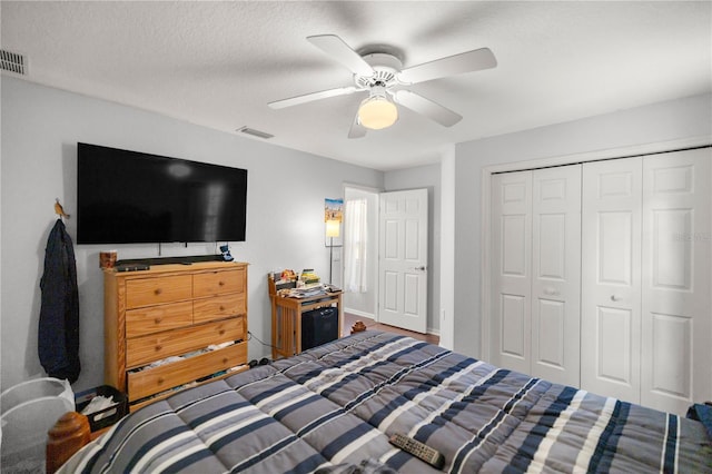 5537 SW 38th St, Ocala, FL 34474 - bedroom with a closet and ceiling fan