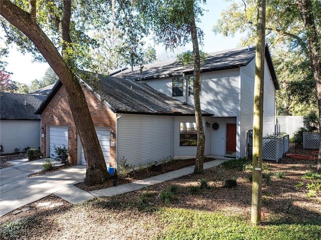 view of front facade featuring a garage