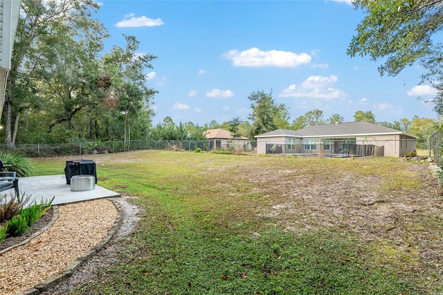 view of yard featuring a patio