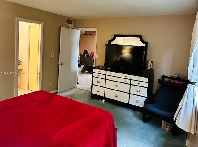 bedroom with carpet flooring