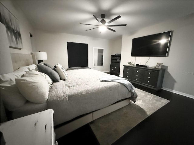 bedroom featuring ceiling fan