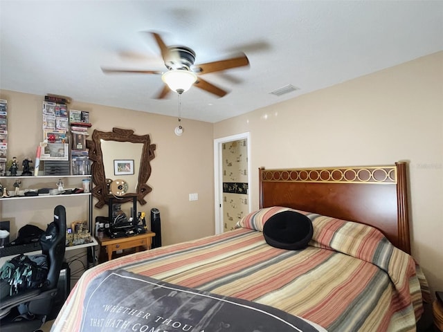 bedroom with ceiling fan