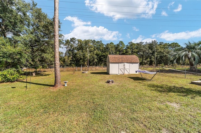 view of yard with a shed