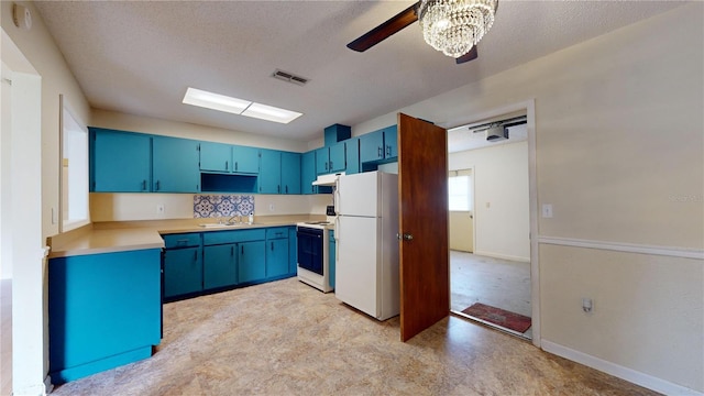 kitchen featuring white appliances, ceiling fan with notable chandelier, blue cabinets, sink, and a textured ceiling