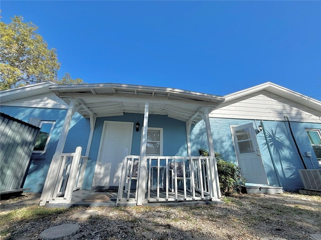 property entrance with a porch