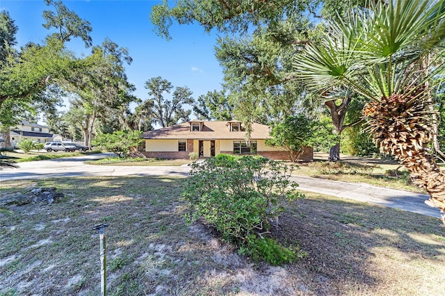 view of front of property