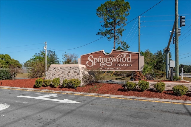 view of community / neighborhood sign