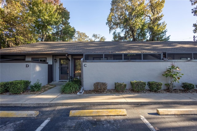 view of front of property