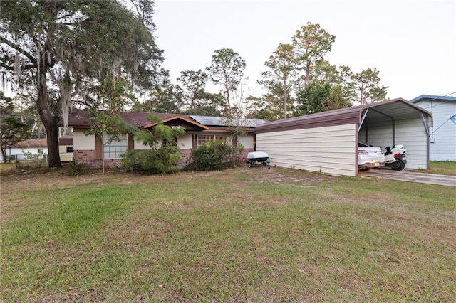 view of yard featuring a carport