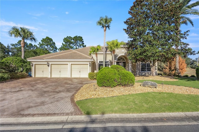 view of front of house featuring a garage