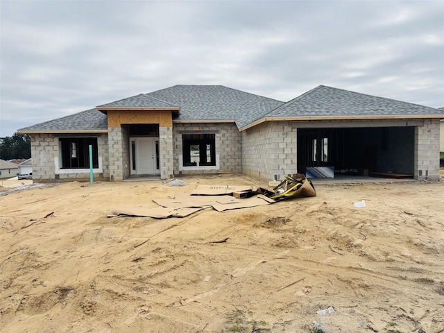 view of front of home featuring a garage