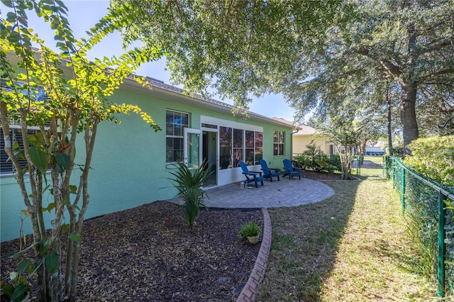 view of yard with a patio area