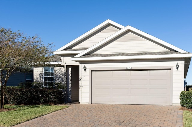 view of front facade with a garage