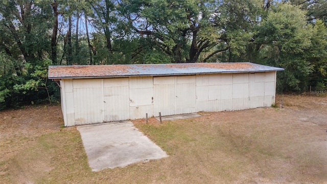 view of outbuilding