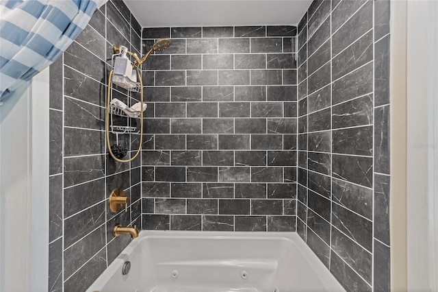 bathroom with shower / tub combo