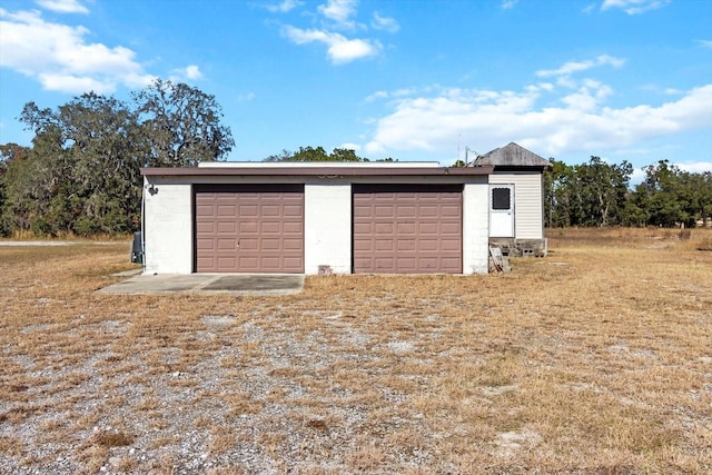 view of detached garage