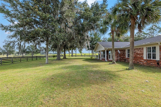 view of yard featuring a rural view