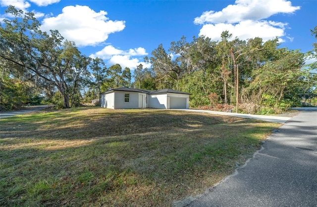 exterior space featuring a lawn