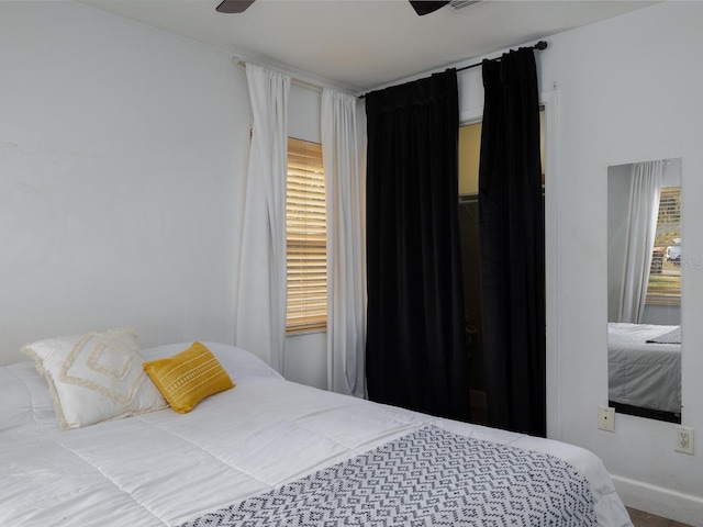 bedroom with ceiling fan