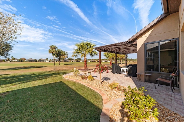 view of yard with a patio area