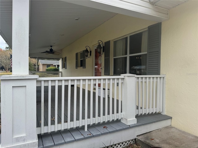 deck with ceiling fan