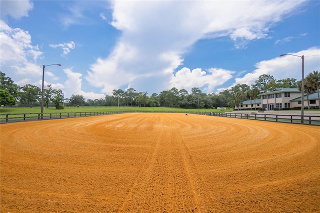 view of home's community featuring a rural view