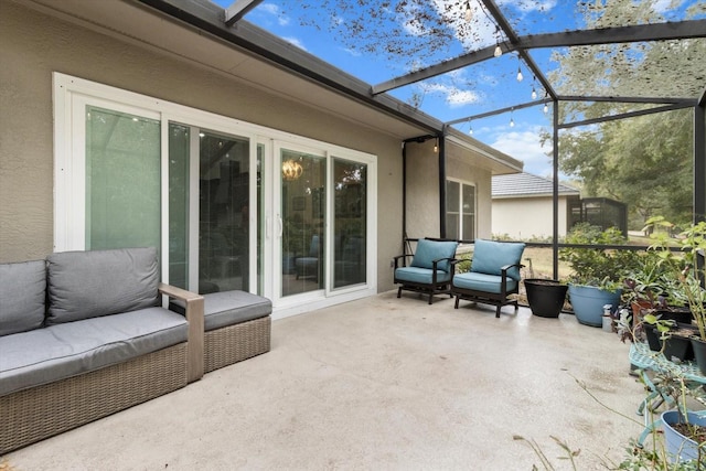 sunroom with vaulted ceiling