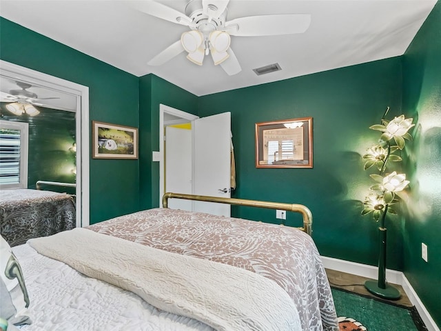 bedroom featuring ceiling fan