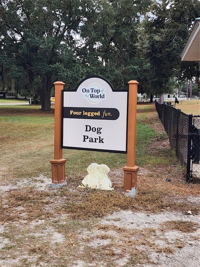 view of community / neighborhood sign