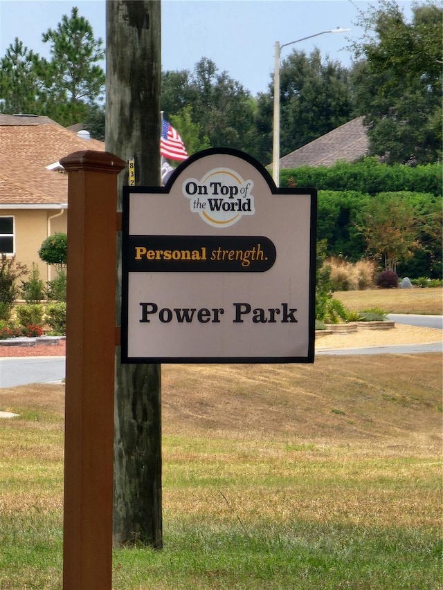 view of community / neighborhood sign