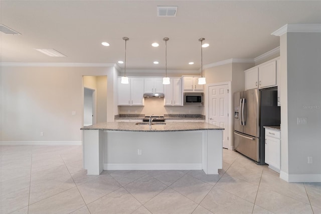 kitchen featuring white cabinetry, stainless steel appliances, crown molding, an island with sink, and pendant lighting