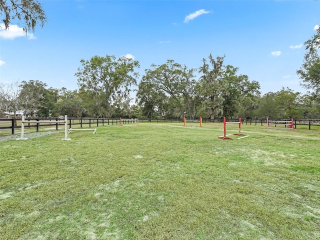 view of yard featuring a rural view