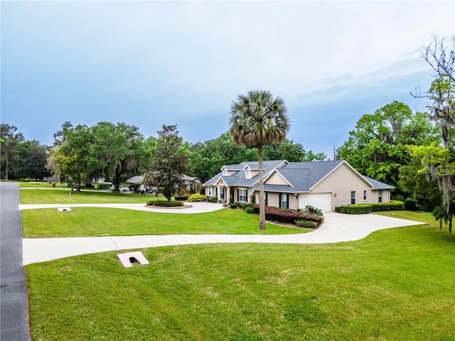 view of front of home featuring a front lawn