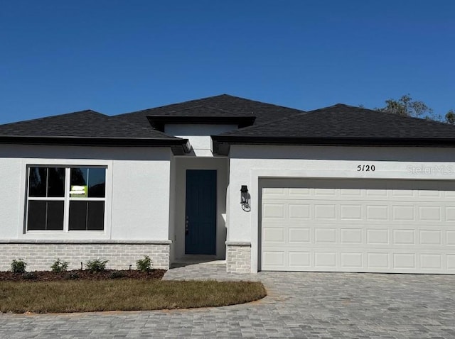 view of front facade with a garage