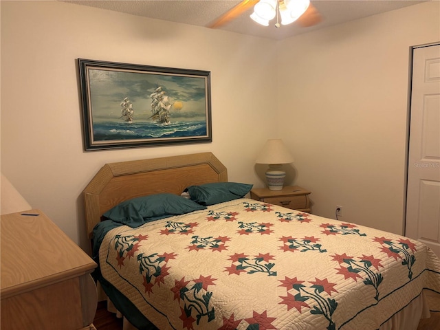 bedroom featuring ceiling fan