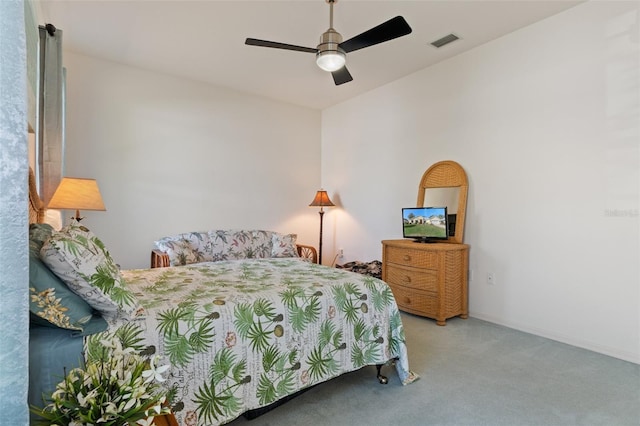 bedroom with ceiling fan