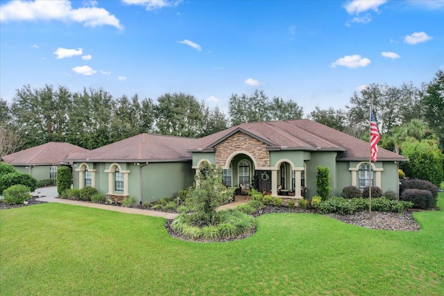 view of front of property with a front yard