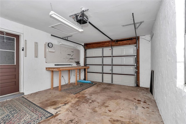 5507 SE 107th Pl, Belleview, FL 34420 - garage with a garage door opener