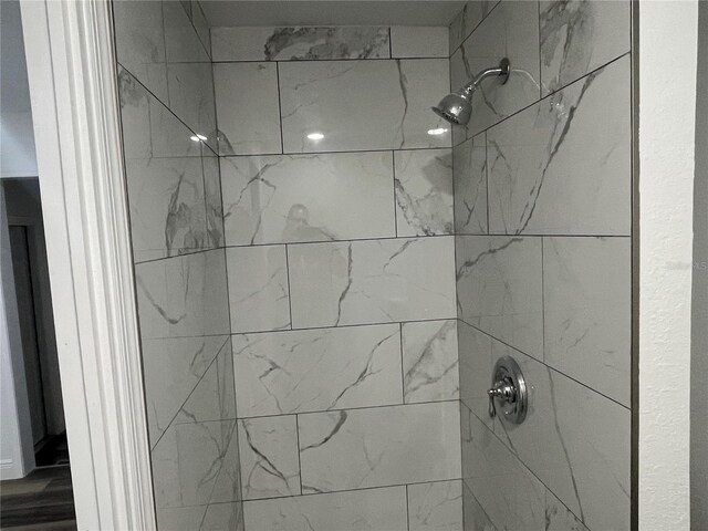 383 S Rooks Ave, Inverness, FL 34453 - full bath with a tile shower