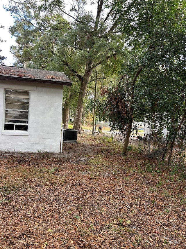 view of yard with cooling unit