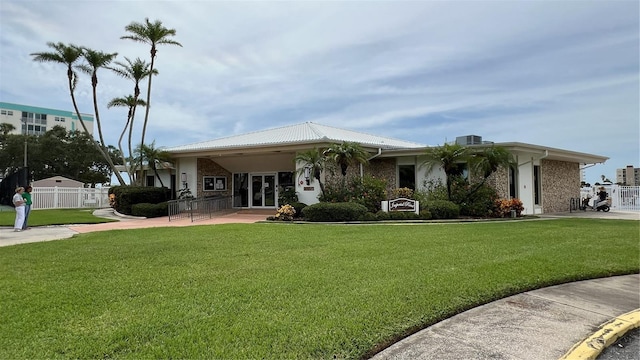 view of front of property with a front yard