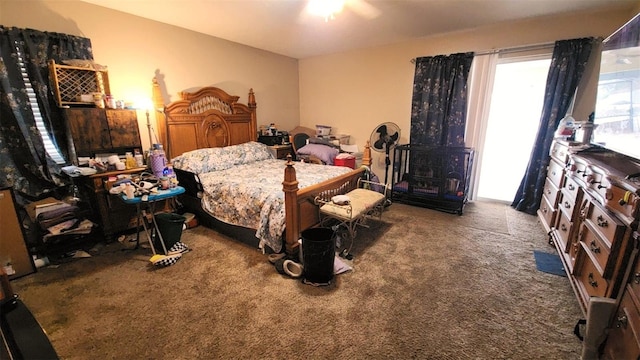 bedroom featuring carpet floors