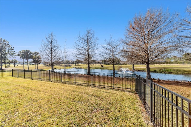 view of yard featuring a water view