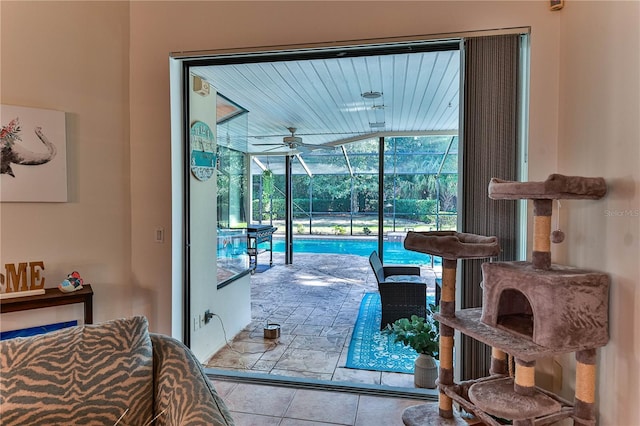 living room featuring ceiling fan