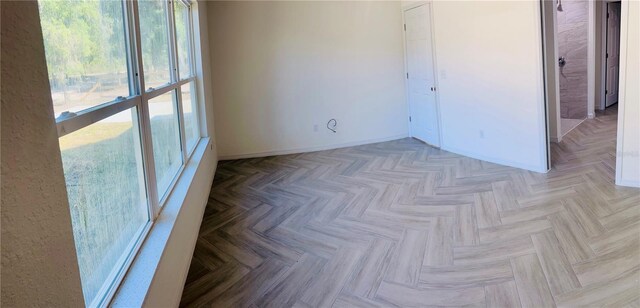 13253 SE 35th Ct, Belleview, FL 34420 - spare room with baseboards