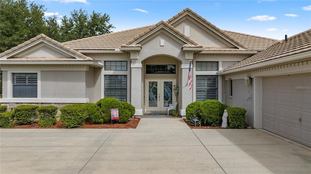 view of front of house featuring a garage