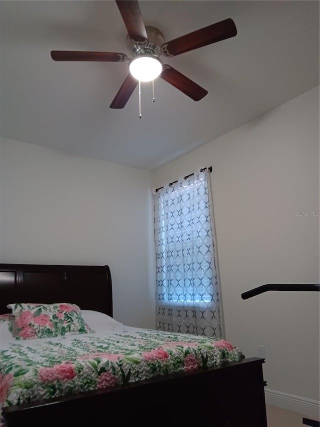 bedroom with ceiling fan