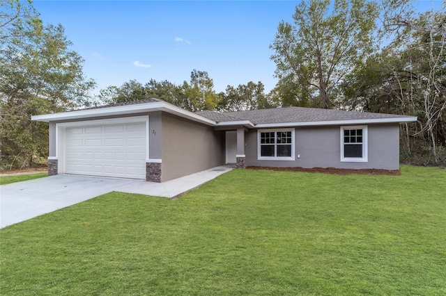 ranch-style house featuring stucco siding, driveway, roof with shingles, a front yard, and a garage